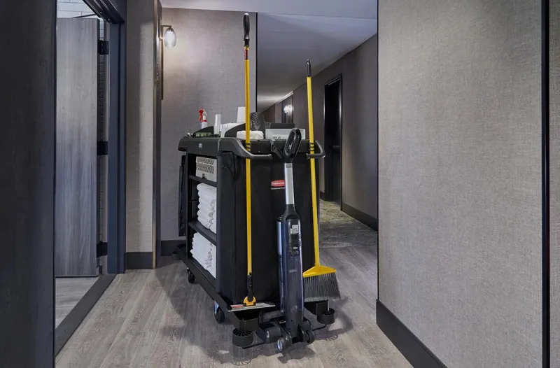 Rubbermaid nagy méretű szállodai kocsi