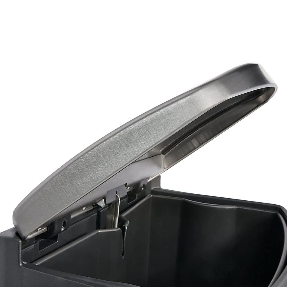 Rubbermaid Step-On rozsdamentes acél szemetes- fekete és metál-50L