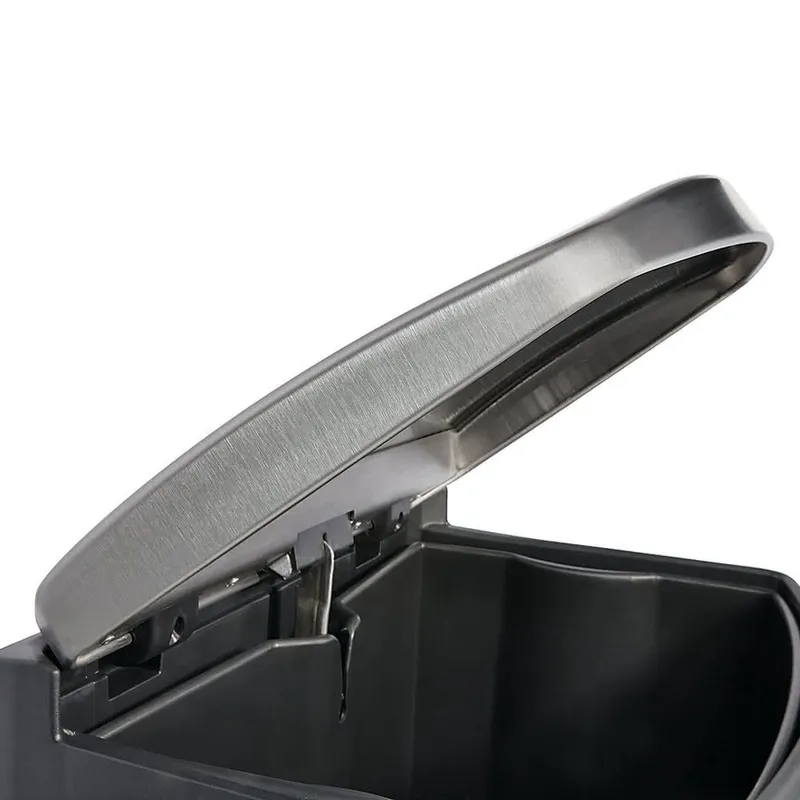 Rubbermaid Step-On rozsdamentes acél szemetes- fekete és metál-50L
