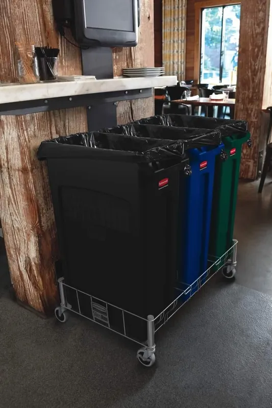 Rubbermaid Slim Jim szemetes kuka- 87L -fekete