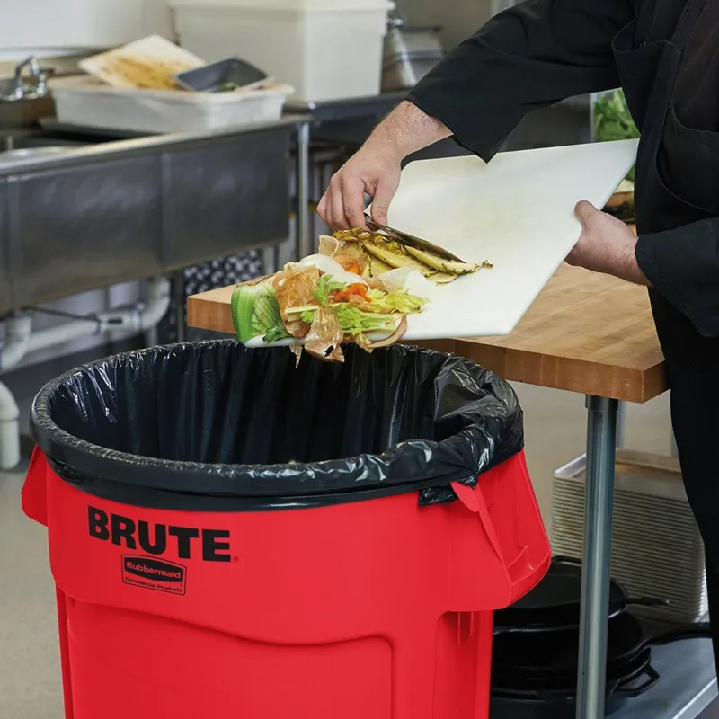 Rubbermaid Brute törhetetlen szemetes konténer- 166,5 literes-piros