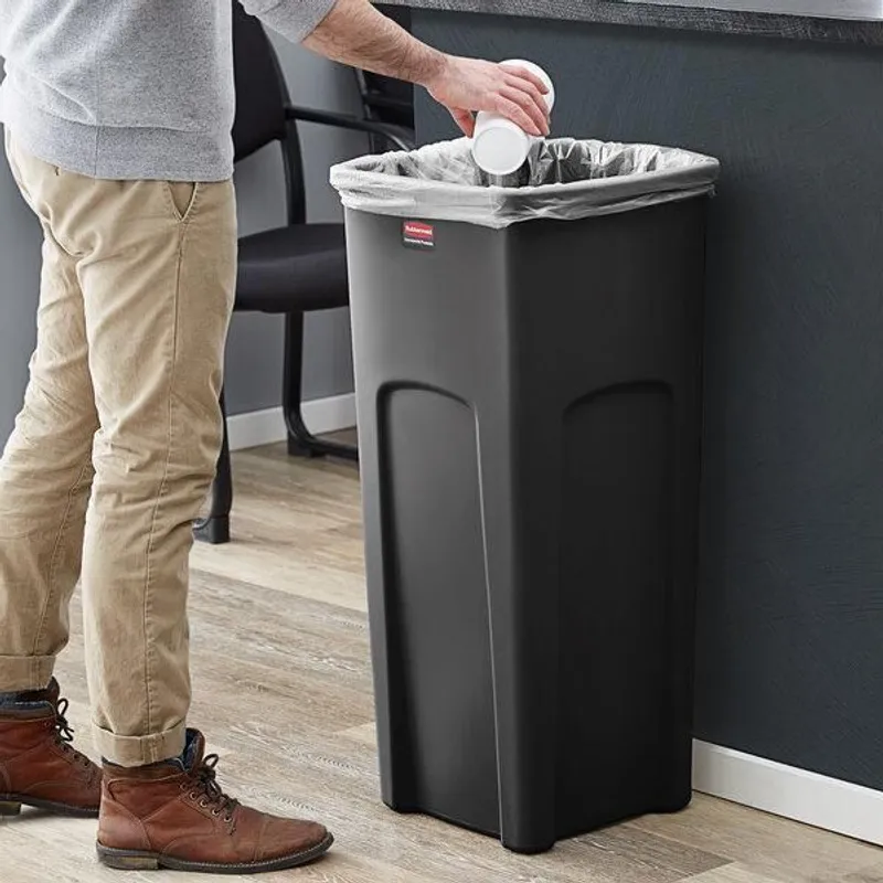 Rubbermaid Irodai szemetes 87L, fekete